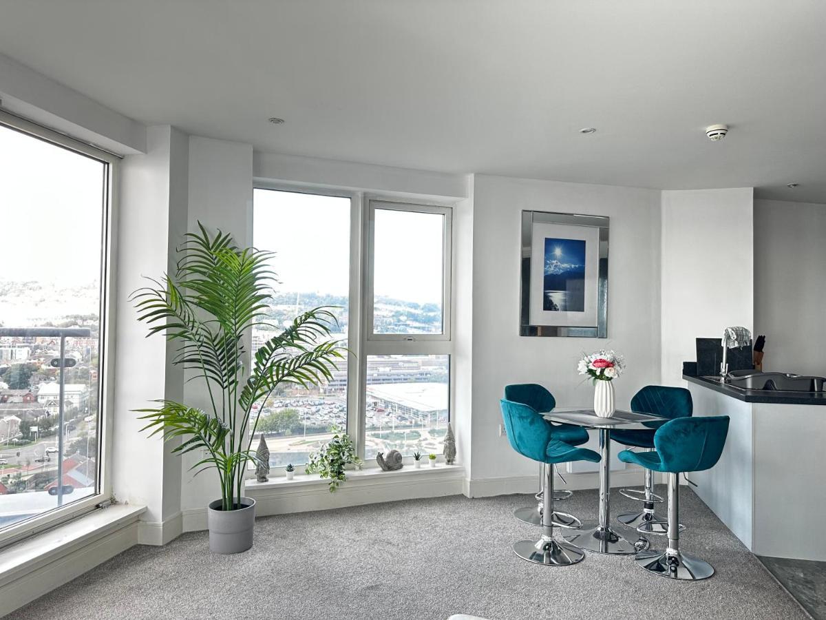 Stunning Ocean & City View Apt スウォンジー エクステリア 写真